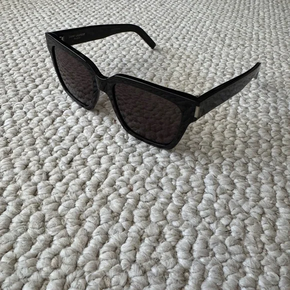 Saint Laurent SL507 - like brand new